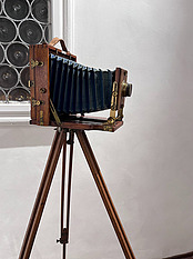 Jeden z fotoaparátů používaných Karlem Goszlerem na výstavě.